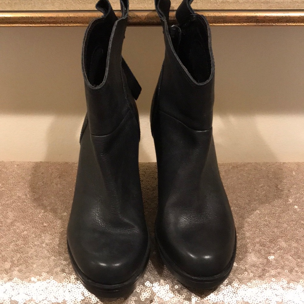 Rebels all leather wedge booties😎size 36/6